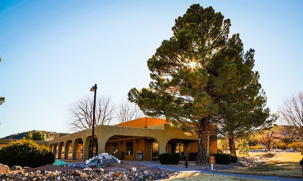Verde Valley Rv & Camping Resort, A Thousand Trails Property コットンウッド エクステリア 写真